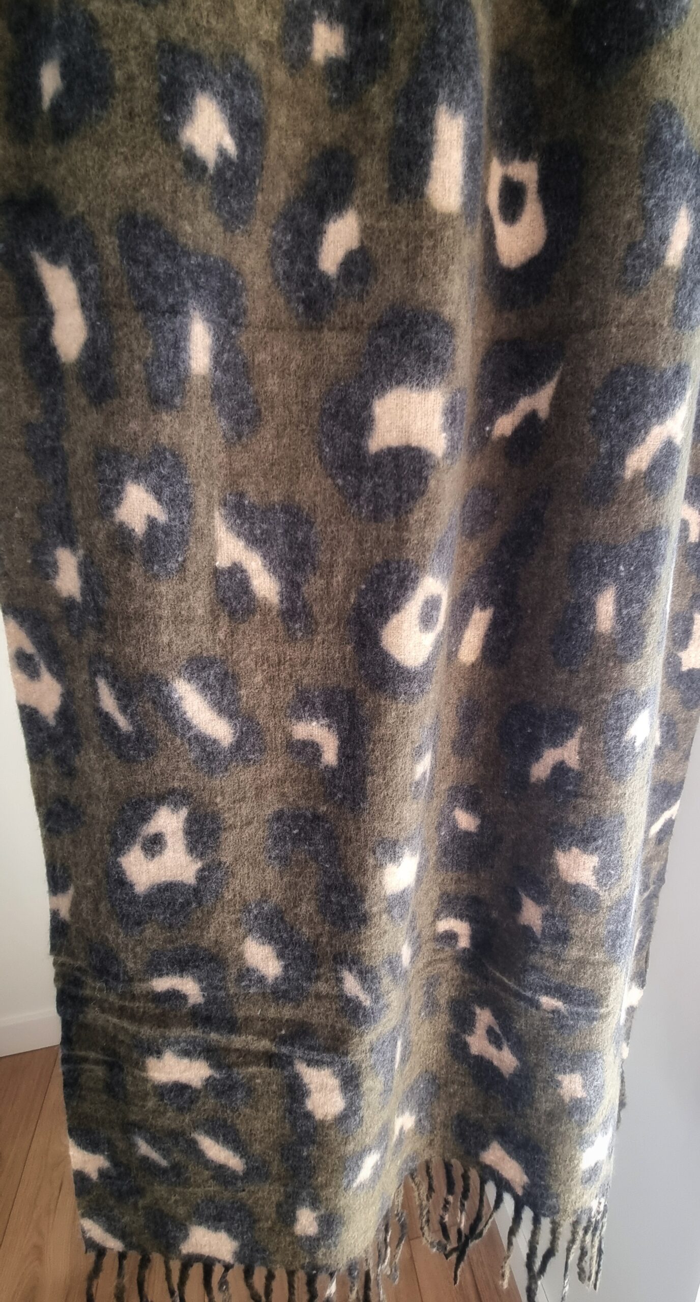 Echarpe Féline kaki – Image 2